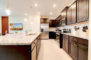 1259 Modern 5BD Family Home For Your Vacation - 1
