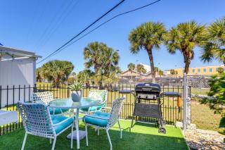 2 Mi to Venice Beach Home with Pool Access - Venice - 9