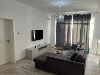 Nikos Studio - Dumbrăviţa - 1