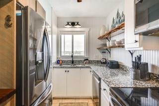Panama City Beach Condo with Community Pool, Hot Tub - Panama City Beach - 4