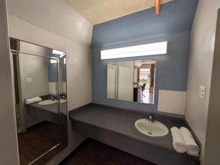 OYO Hotel Catersville GA - Five Forks - 2