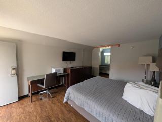 OYO Hotel Catersville GA - Five Forks - 3