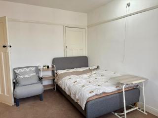 New Malden Retreat - Worcester Park - 9