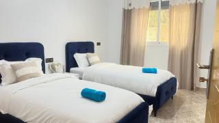 Magnifique maison famiiale moderne spacieuse de 150 m Avec de 3 chambres ,confortables et d un grand salon et terrasse, Idealement situee a 9 min du centre-ville elle se trouve à proximite de la route principale menant a l aeroport Berkane et Saidia - Oujda - 1