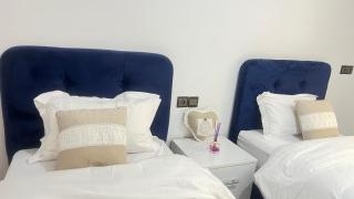 Magnifique maison famiiale moderne spacieuse de 150 m Avec de 3 chambres ,confortables et d un grand salon et terrasse, Idealement situee a 9 min du centre-ville elle se trouve à proximite de la route principale menant a l aeroport Berkane et Saidia - Oujda - 3