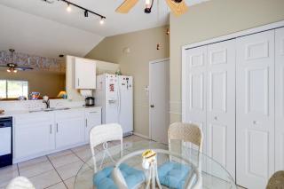 Bright Titusville Retreat with Lanai - WFH Friendly! - Titusville - 1