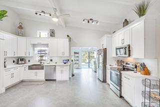 8 Mi to Las Olas Beach Canal-Front Oasis with Pool! - Fort Lauderdale - 5