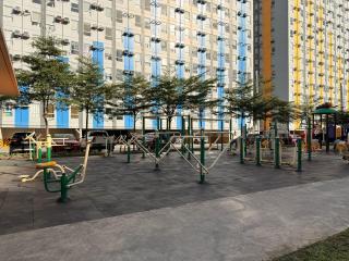 Cozy CondoVibe 2 BR Staycation near SM East Ortigas with Netflix! - 7