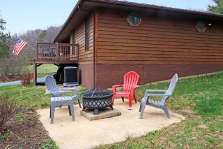Mountain Cabin w Hot Tub Deck Grill & Fire Pit - Stanley - 8