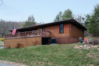 Mountain Cabin w Hot Tub Deck Grill & Fire Pit - Stanley - 4