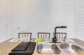 3 Mi to French Quarter Retreat with Private Yard - New Orleans - 4