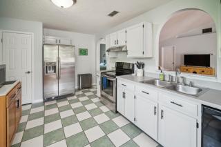 Pondside Perch - Your Waterfront Retreat home - Jacksonville - 5