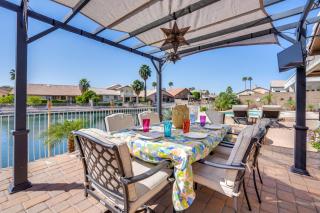 Stunning Glendale Home with Pool and Lake Views! - Peoria - 0