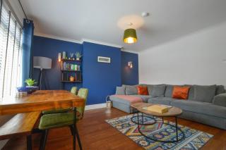 Homely 2 Bed House with Private double driveway - 9