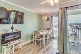 Steps to Beach Myrtle Beach Condo with Resort Perks - Myrtle Beach - 6