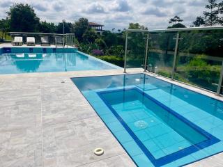 Oasis Montenegro Pool jacuzzi 10min to Coffee Park - Montenegro - 3