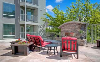 Luxury Condo in the Library Square District - 8