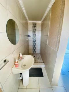 Riverview Pool Resort and Lodge - Moletlane - 4