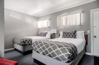 Comfortable Room for 4 w Private Bath Wi-Fi - Woodhaven - 7