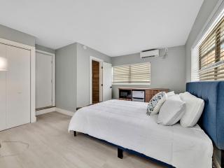 Charming 1BR Beachside Walk to Hollywood Dania Beach - Dania Beach - 0