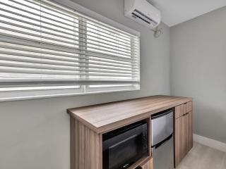Charming 1BR Beachside Walk to Hollywood Dania Beach - Dania Beach - 9