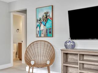 Cozy 1BR Seaside Steps to Hollywood Beach More - Dania Beach - 7
