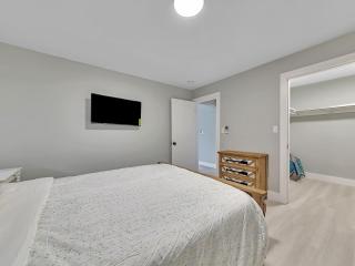 Cozy 1BR Seaside Steps to Hollywood Beach More - Dania Beach - 5