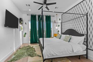 Elegant home with Houston cityscape and rooftop - Houston - 6