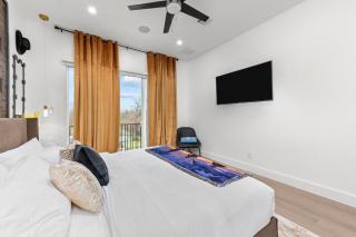 Luxe, Rooftop, 2 miles to Toyota Center - Houston - 4