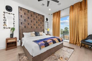 Luxe, Rooftop, 2 miles to Toyota Center - Houston - 8