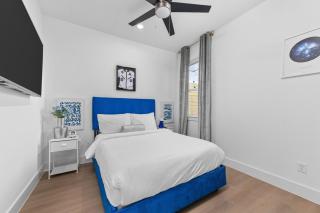 Luxe, Rooftop, 2 miles to Toyota Center - Houston - 3