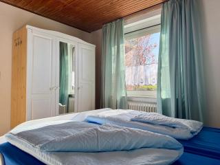 Bensersiel Ferienwohnung Kapitän mit Terrasse und Garten - Bensersiel - 4
