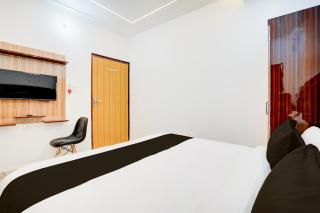 Super HOTEL O SAMRAT INN - 1
