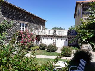 Gîte pittoresque en campagne près du Puy-en-Velay, idéal pour nature et St-Jacques de Compostelle - FR-1-582-451 - Séneujols - 0
