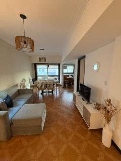 Hermoso Departamento con Balcón a 3 cuadras del Mar - La Perla - 0