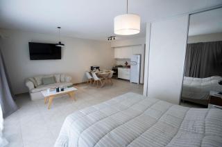 NORDELTA- Departamento con Terraza Privada, Cochera Cubierta, Gym y Piscina - 4