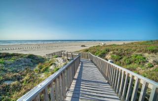 Oceanfront Condo w Private Balcony Pool Tennis Bubbly Blew by AvantStay - Port Aransas - 8