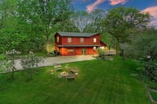 Rare Gem! Game Room, Hot Tub, Near Lake, Pet Ok - Elkhorn - 8