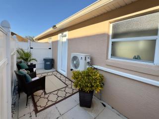 Cozy Private Apartment - Stylish & Spotless - Orlando - 2
