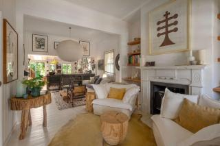 Beautiful Unique Cottage -Pet-Friendly-walk to town - 5