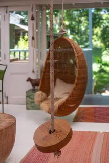 Beautiful Unique Cottage -Pet-Friendly-walk to town - 1