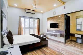 Hotel O Tanishq - Sinnar - 0