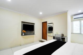 Super Townhouse Shamshabad Near Paradise Formerly Blue Petals Hotel - Shamshabad - 8