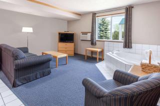 Super 8 by Wyndham Medicine Hat AB - 2