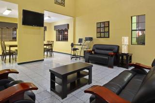 Super 8 by Wyndham San Antonio/Riverwalk Area - San Antonio - 7