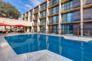 Ramada by Wyndham Austin South - Austin - 1