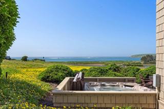 Breathtaking Views of the Pacific Ocean Rooftop Balcony Gourmet Kitchen and Hot Tub overlooking Golf Course - Bodega Bay - 8
