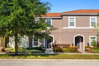 3 Bedrooms 25 Bathrooms Bella Vida 1030 - 0