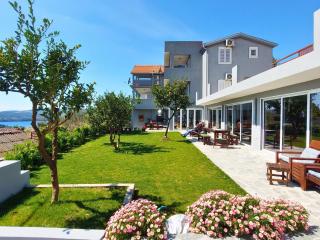 Mio Monte Apartments - Free Parking and Wi-Fi - Calm, Garden, See and Mountain View, Tivat - Porto Montenegro 2km - Tivat - 8