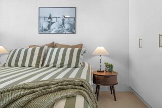 Oceanic Views at Kings Beach - 300m to the beach - 3